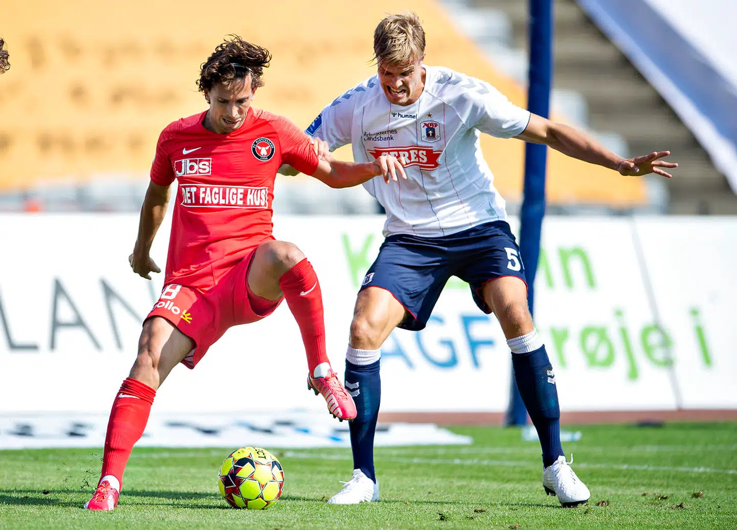AGF's Frederik Tingager mod FC Midtjyllands Gustav Wikheim i 3F Superligakampen mellem AGF og FC Midtjylland på Ceres Park i Aarhus , søndag den 28. juli 2019.. (Foto: Henning Bagger/Ritzau Scanpix)