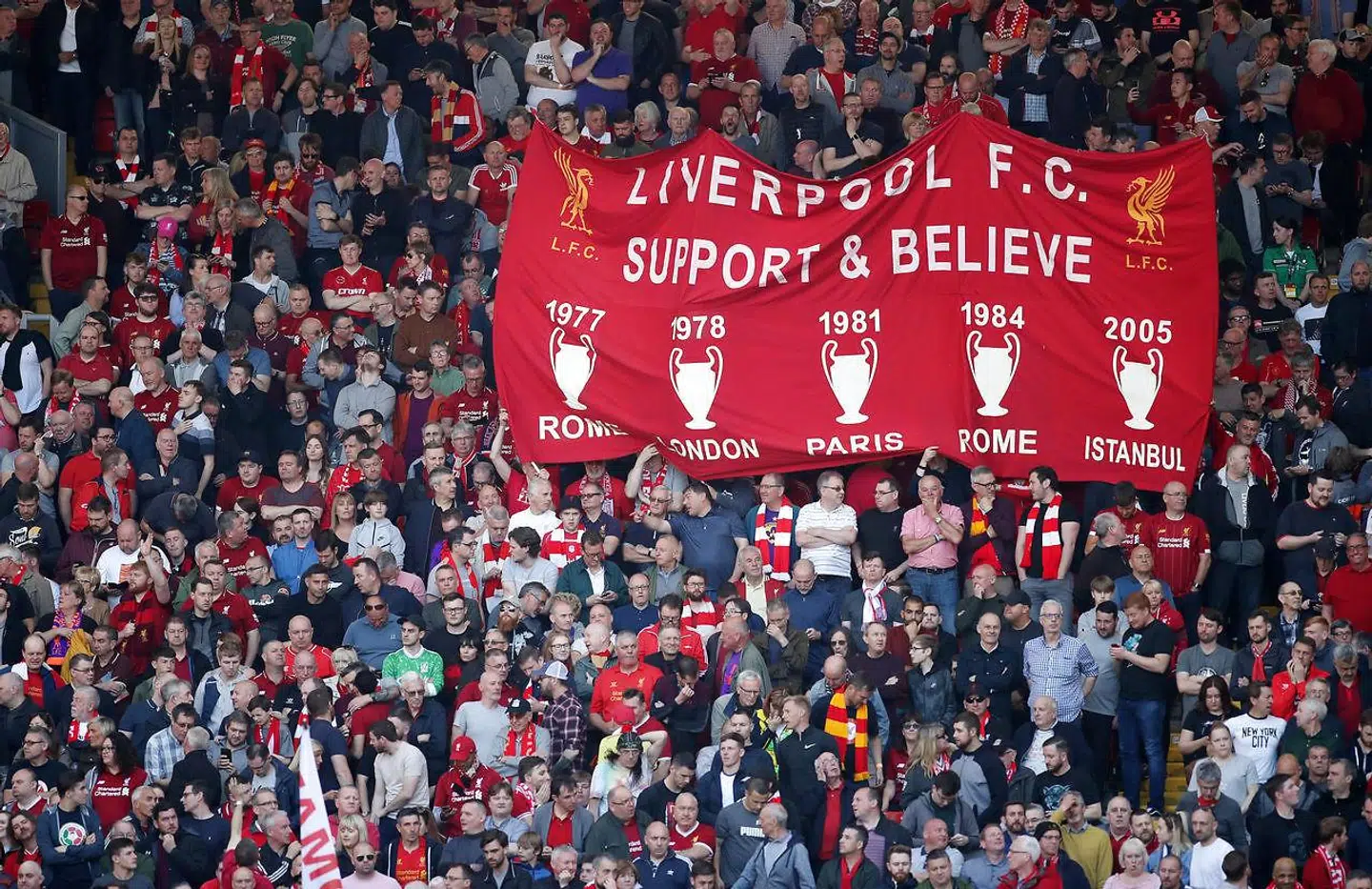 Liverpool-fansene er ikke tilfredse med ejernes forsøg på at sikre rettighederne til Liverpool.