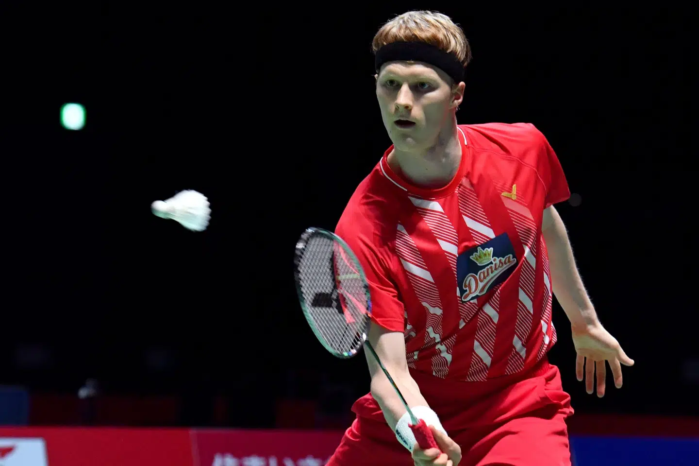 Anders Antonsen spillede en skidt kamp, da han tabte kvartfinalen ved Japan Open til Jonatan Christie. Toshifumi Kitamura/Ritzau Scanpix