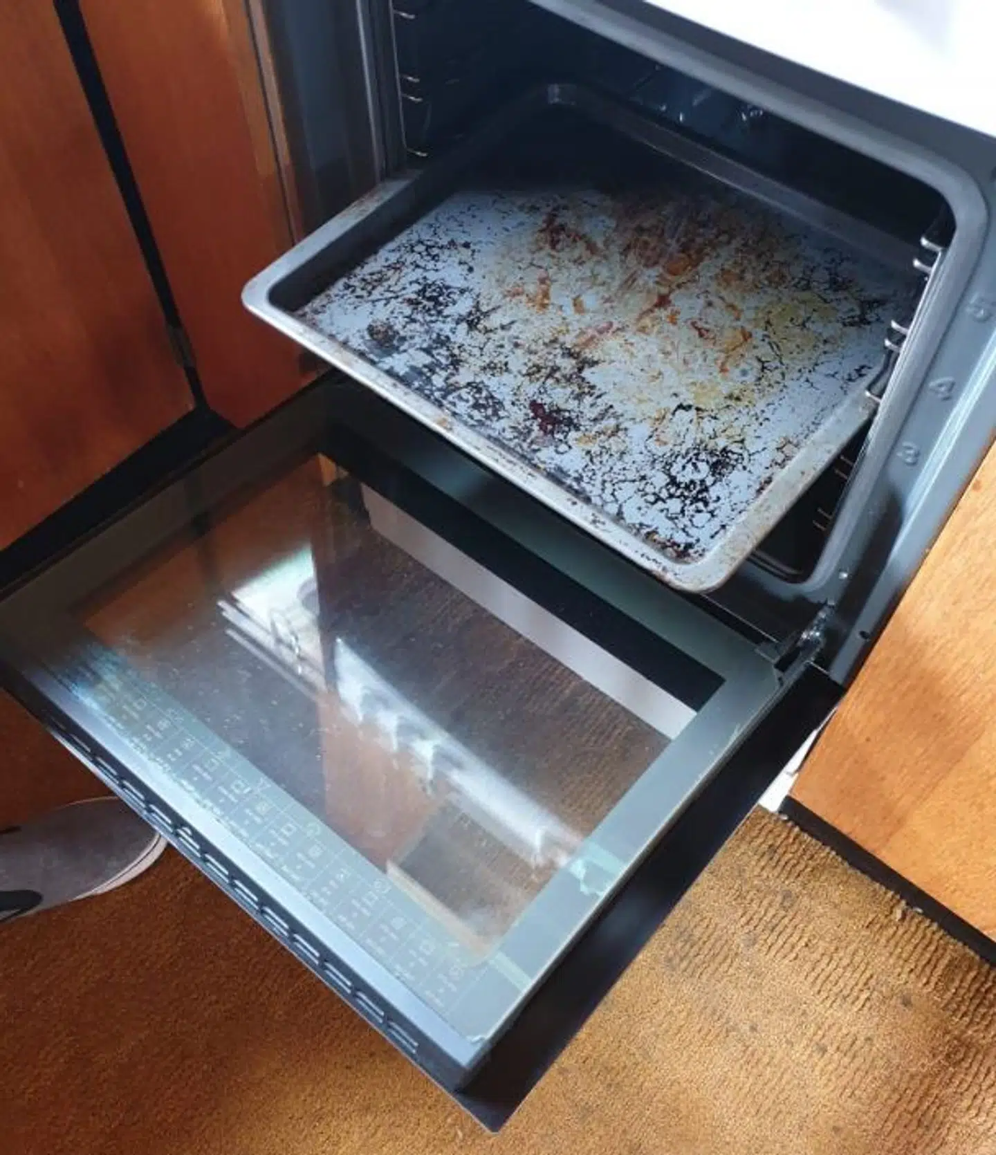 Ovnen var ikke rengjort.