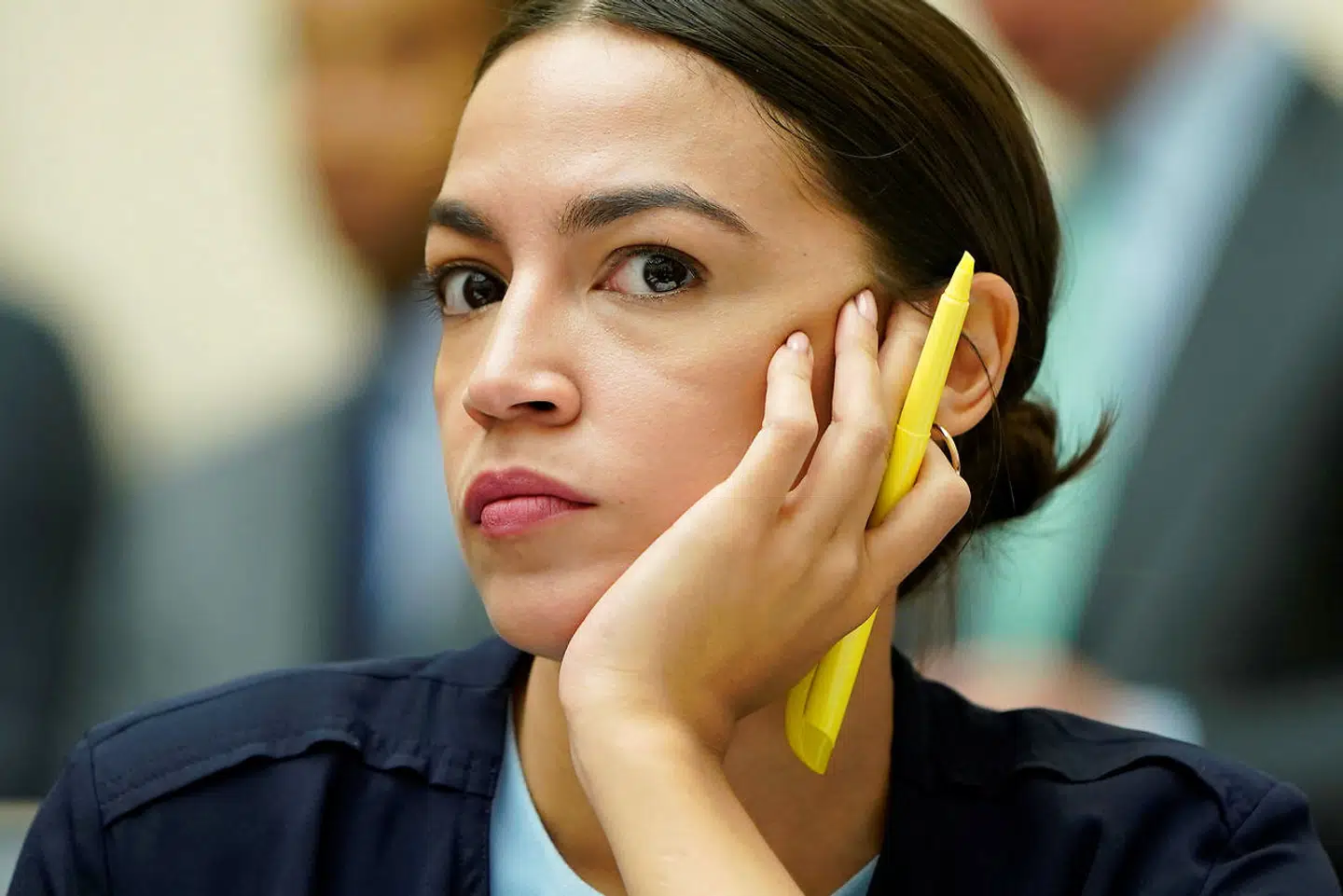 Alexandria Ocasio-Cortez er folkevalgt medlem af Kongressen. Hun er født og opvokset i USA. Ocasia-Cortez repræsenterer New York.