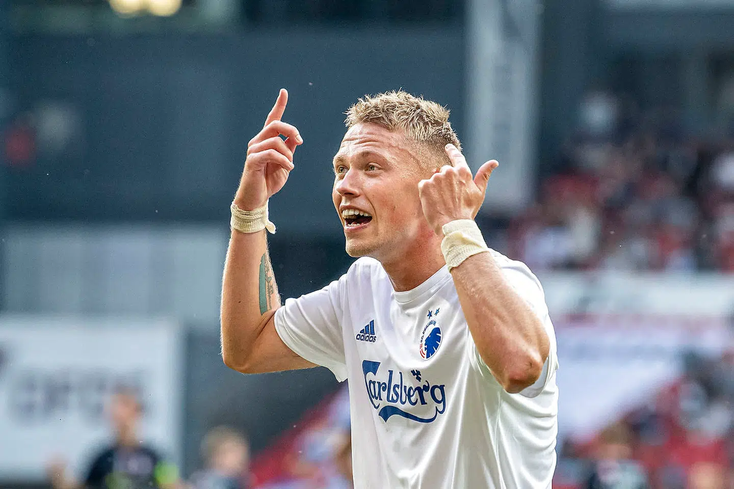 Viktor Fischer jubler efter målet til 2-0.