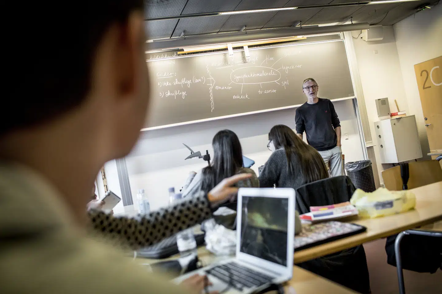 Som et led i gymnasiereformen fra 2017 blev matematik på B-niveau obligatorisk for alle med undtagelse af enkelte super-sproglige studieretninger. (arkivfoto) Asger Ladefoged/Ritzau Scanpix