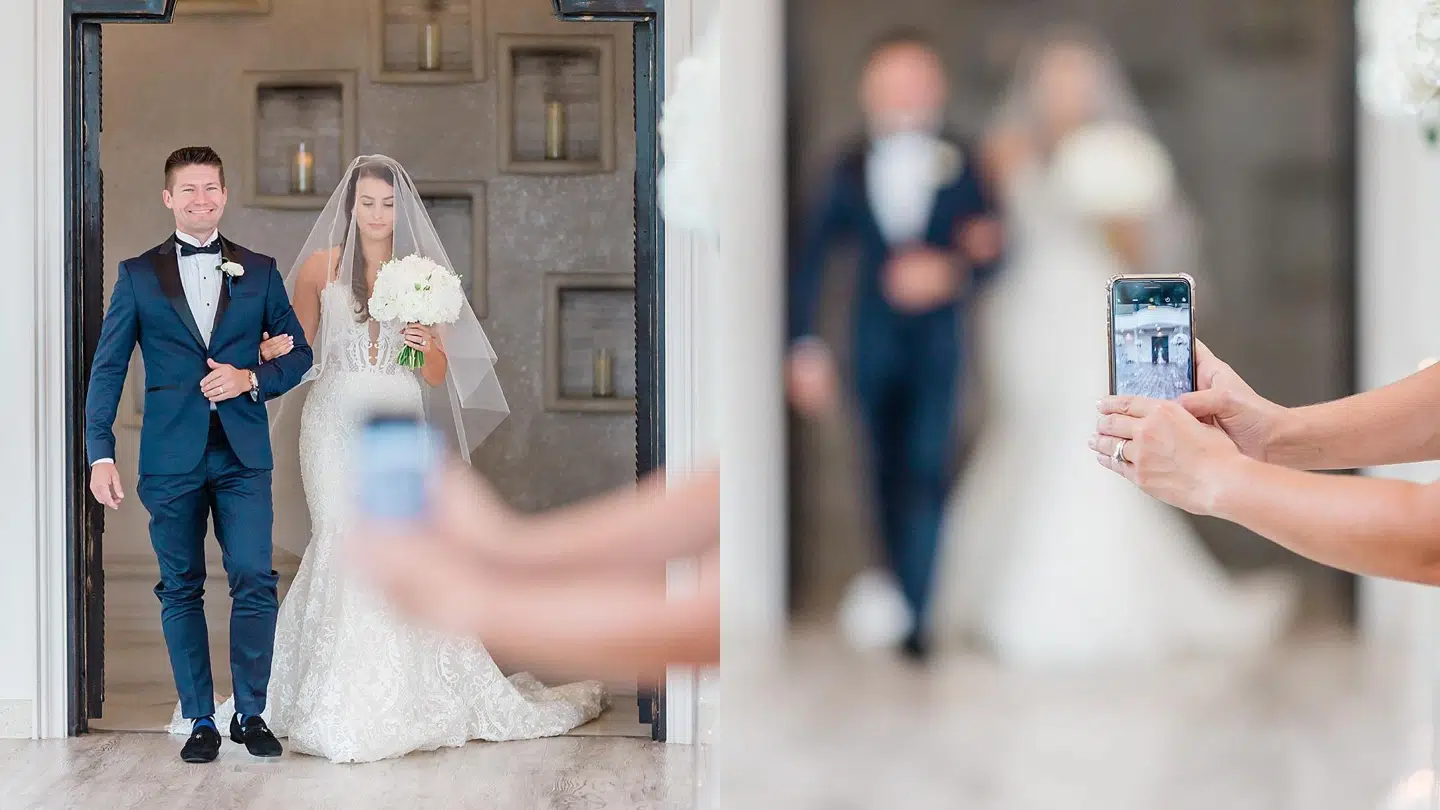 En vred bryllupsfotograf kommer med et opråb til mobilglade bryllupsgæster; pak telefonen væk.