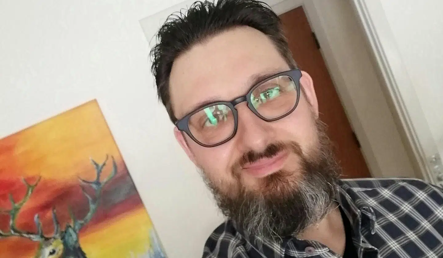 Rasmus Bang var kunde hos Telenor i 15 år, men skiftede på grund af dækningen.