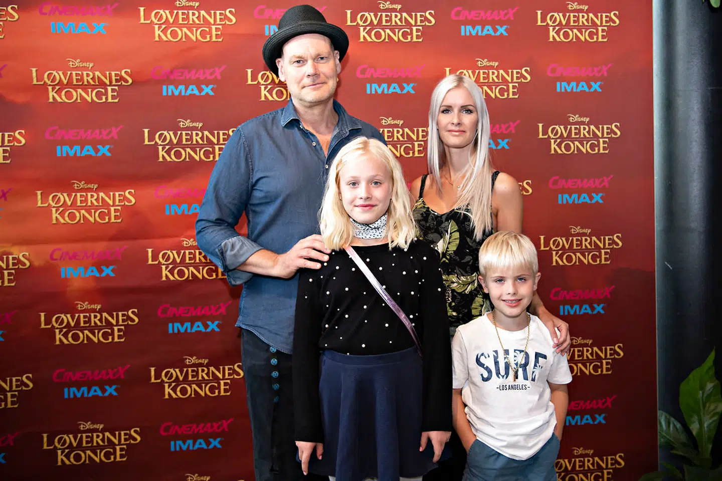 Andreas Bo med sin kæreste Katrine Wadil og hendes to børn