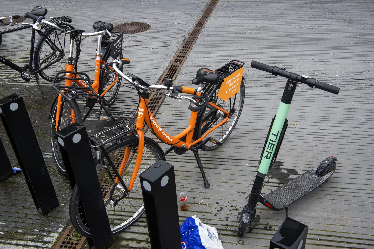 Elløbehjulene kører i de danske gader under en forsøgsordning, der gælder til januar. Her skal ordningen evalueres, som udgangspunkt med fokus på færdselssikkerheden. Transportministeren vil supplere den med en vurdering af miljøpåvirkningen. (arkivfoto) Søren Bidstrup/Ritzau Scanpix