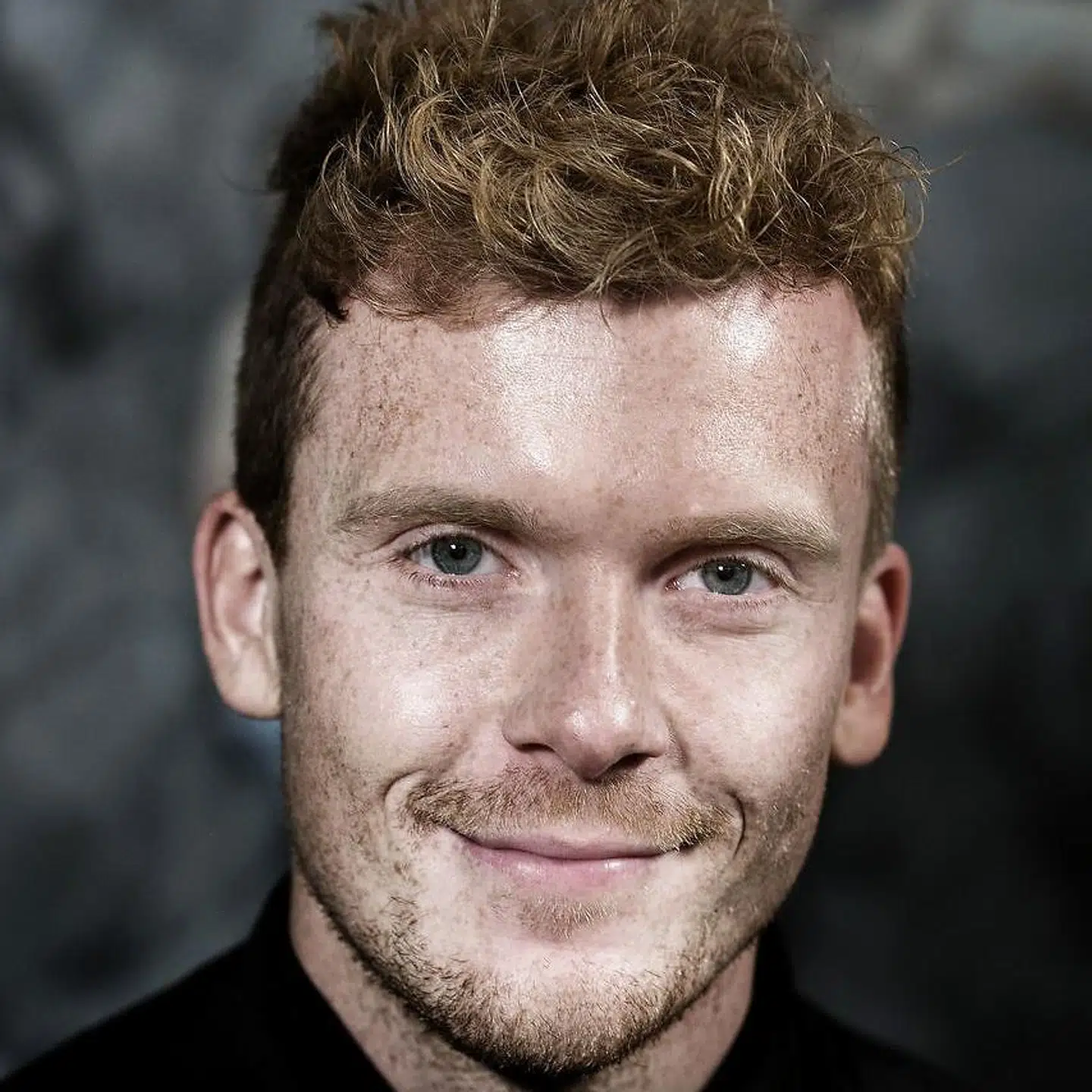 Morten Hee Andersen skal også spille med i DR's nye serie 'Fred til lands'.