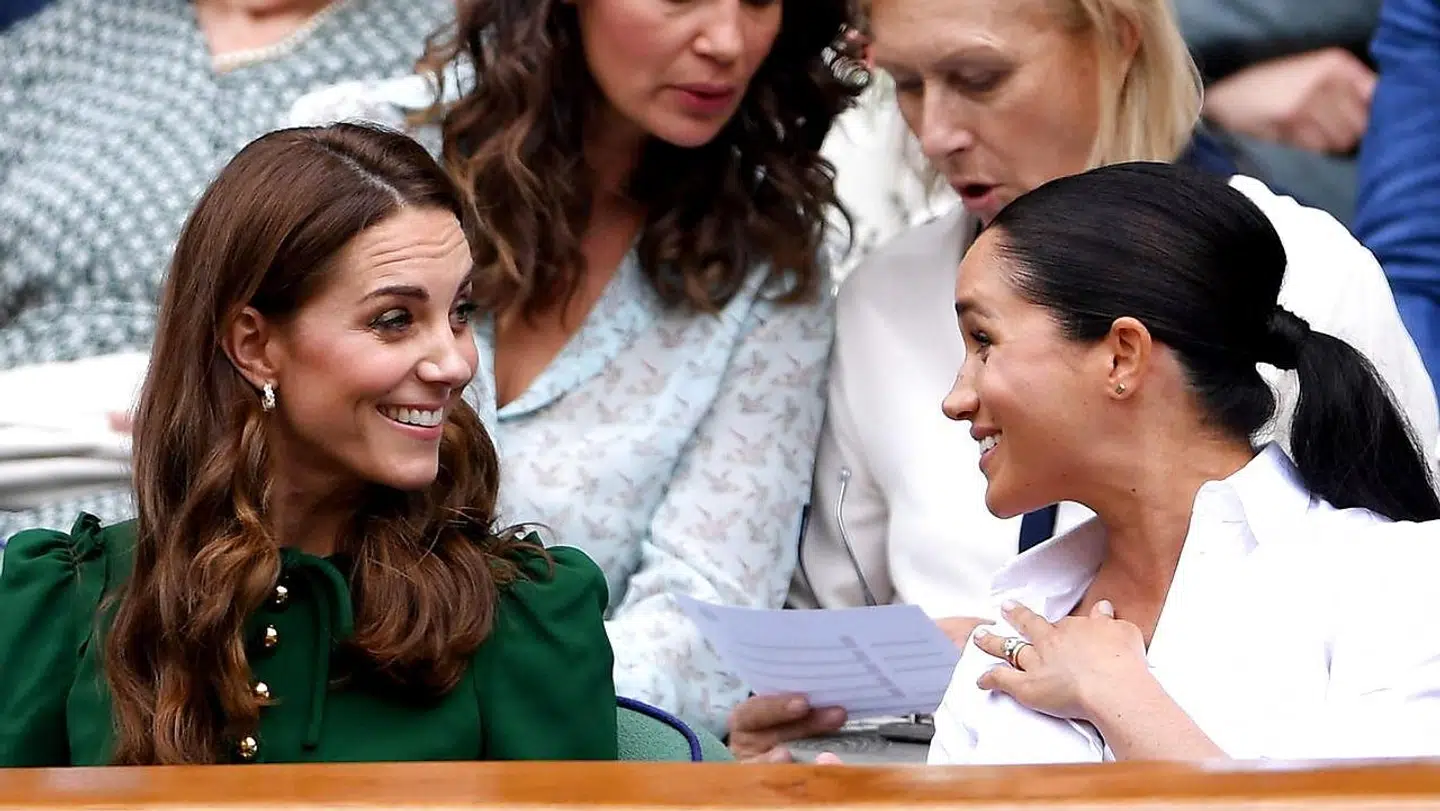 Meghan Markle og hertuginde Kate til Wimbledon finalen.
