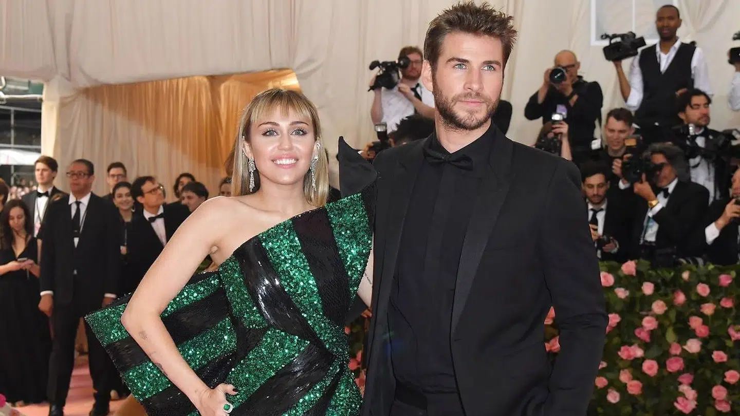 Miley Cyrus og Liam Hemsworth til Met Gala tidligere i år.