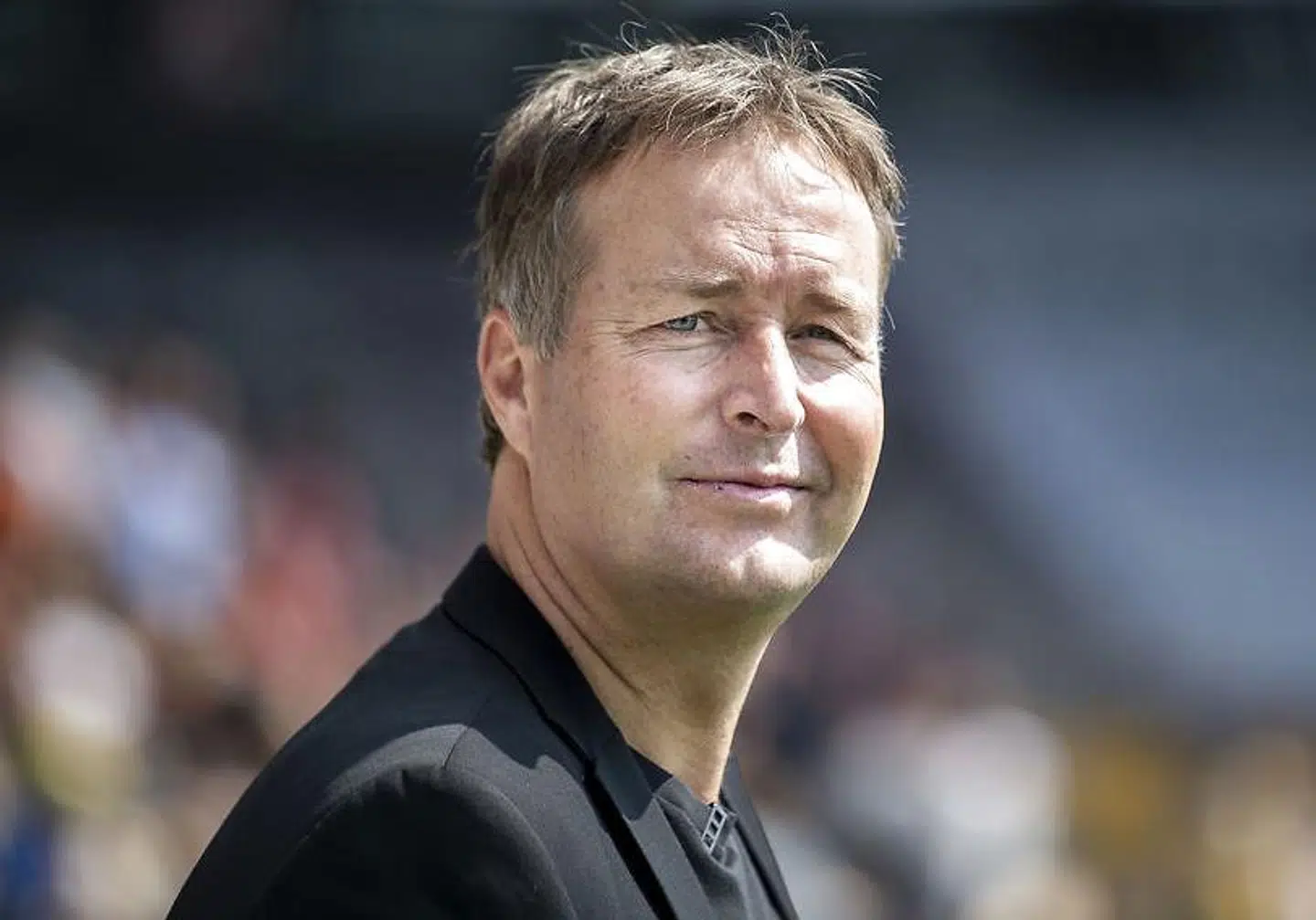 Fodboldlandsholdets kommende træner Kasper Hjulmand fulgte Superliga-premierekampen mellem FC Midtjylland og Esbjerg fB på MCH Arena fredag aften.