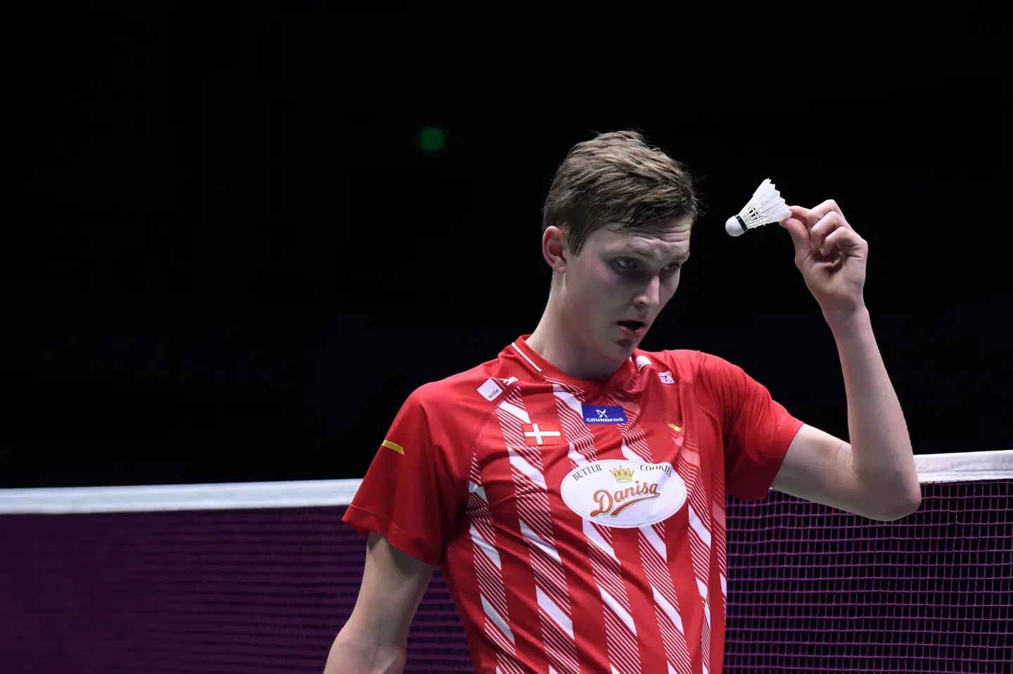 Viktor Axelsen kommer ikke til at spille badmintonturneringer lige foreløbig, fordi han mærker smerter i sit ene ben. (Arkivfoto) Wang Zhao/Ritzau Scanpix