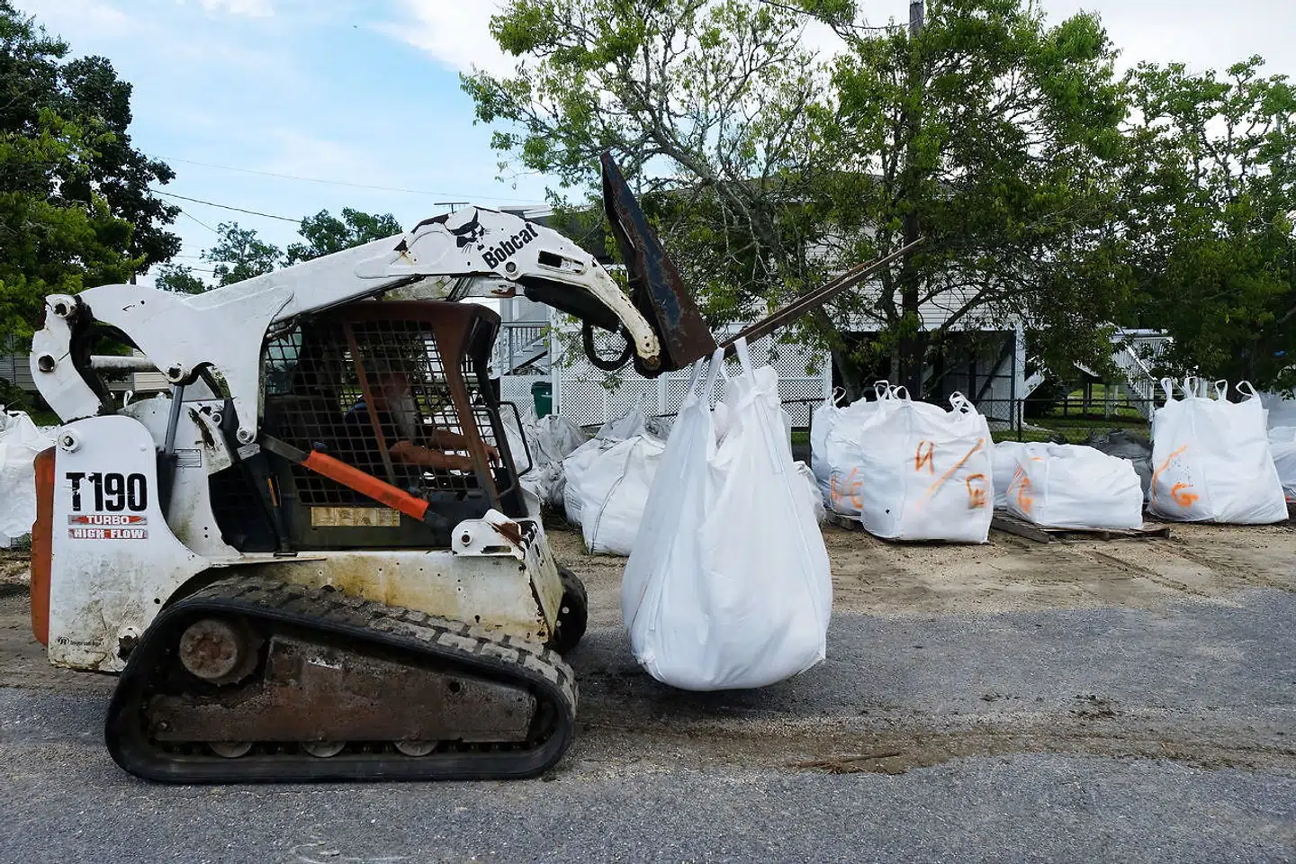 Folk i den amerikanske stat Louisiana gør klar til Barrys ankomst. Billedet her er fra byen Lafitte.