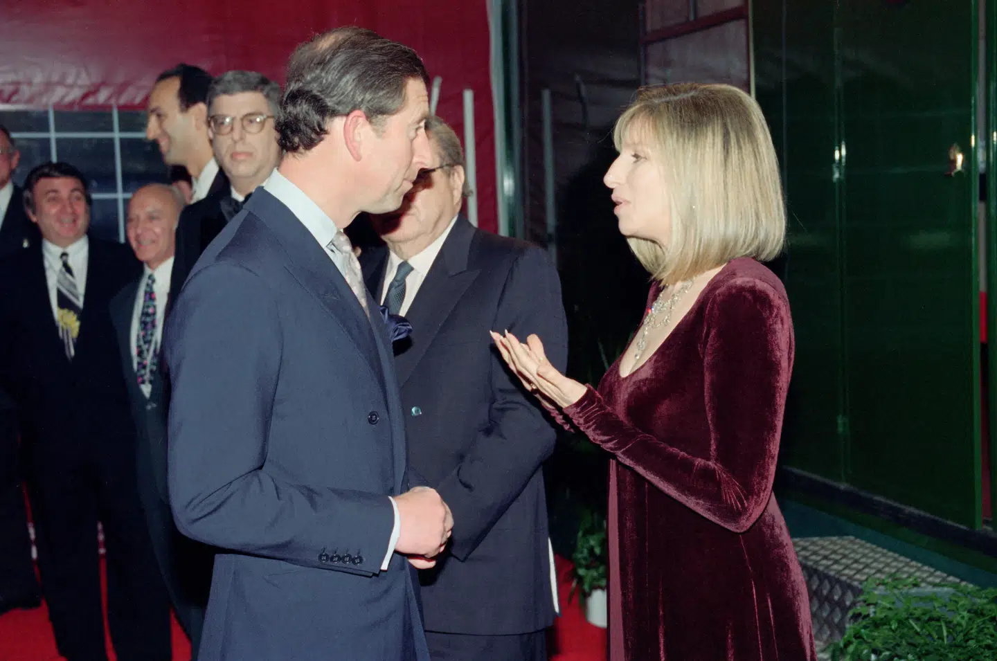 Her ses prins Charles og Barbra Streisand sammen tilbage i 1994.