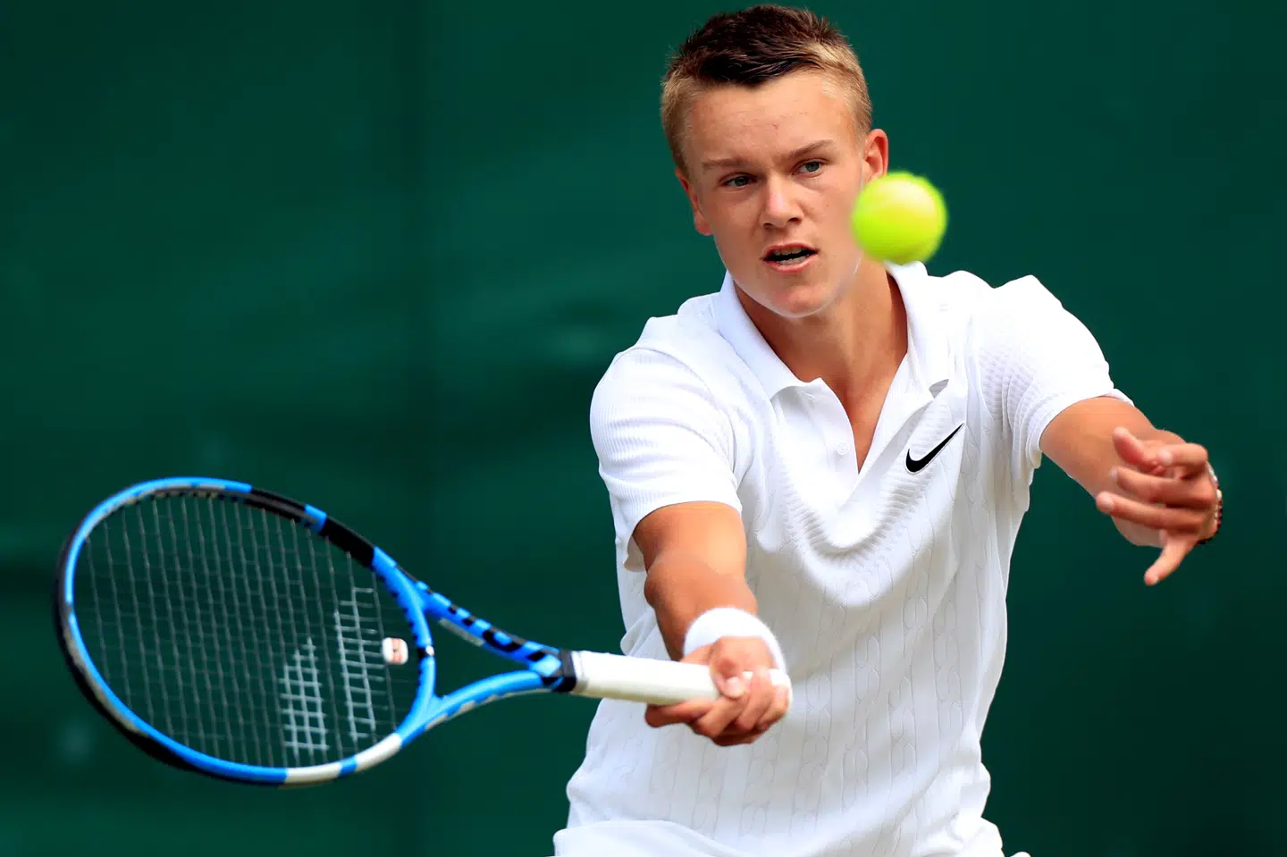 Holger Rune gjorde kort proces i Wimbledons anden runde. Mike Egerton/Ritzau Scanpix
