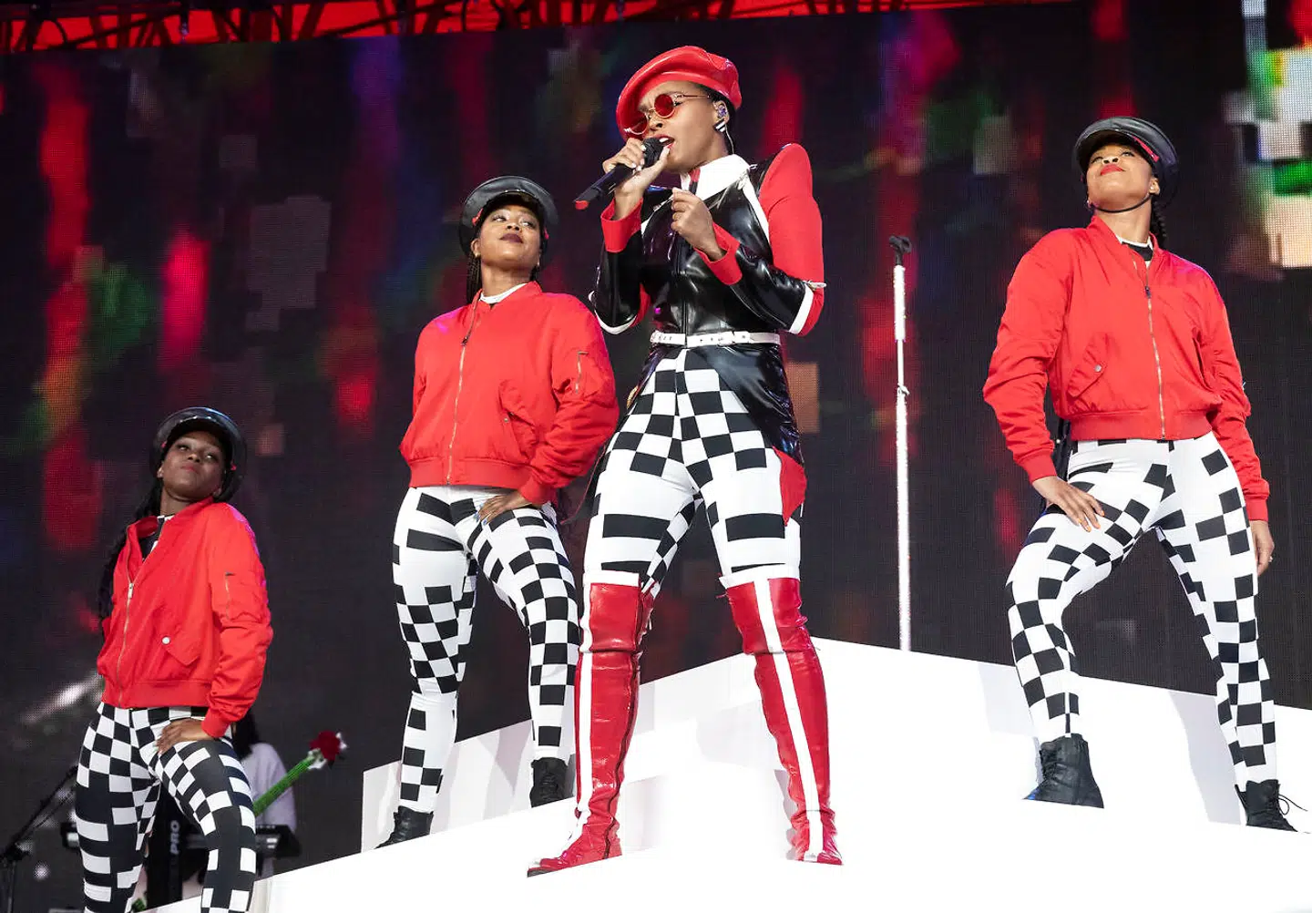 Den amerikanske sangerinde Janelle Monáe på Orange Scene under Roskilde Festival lørdag den 6. juli 2019.