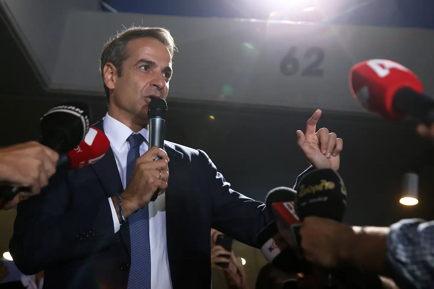 Det konservative parti Nyt Demokrati med Kyriakos Mitsotakis i spidsen har vundet en klar sejr ved søndagens valg i Grækenland, viser den foreløbige optælling. Costas Baltas/Reuters