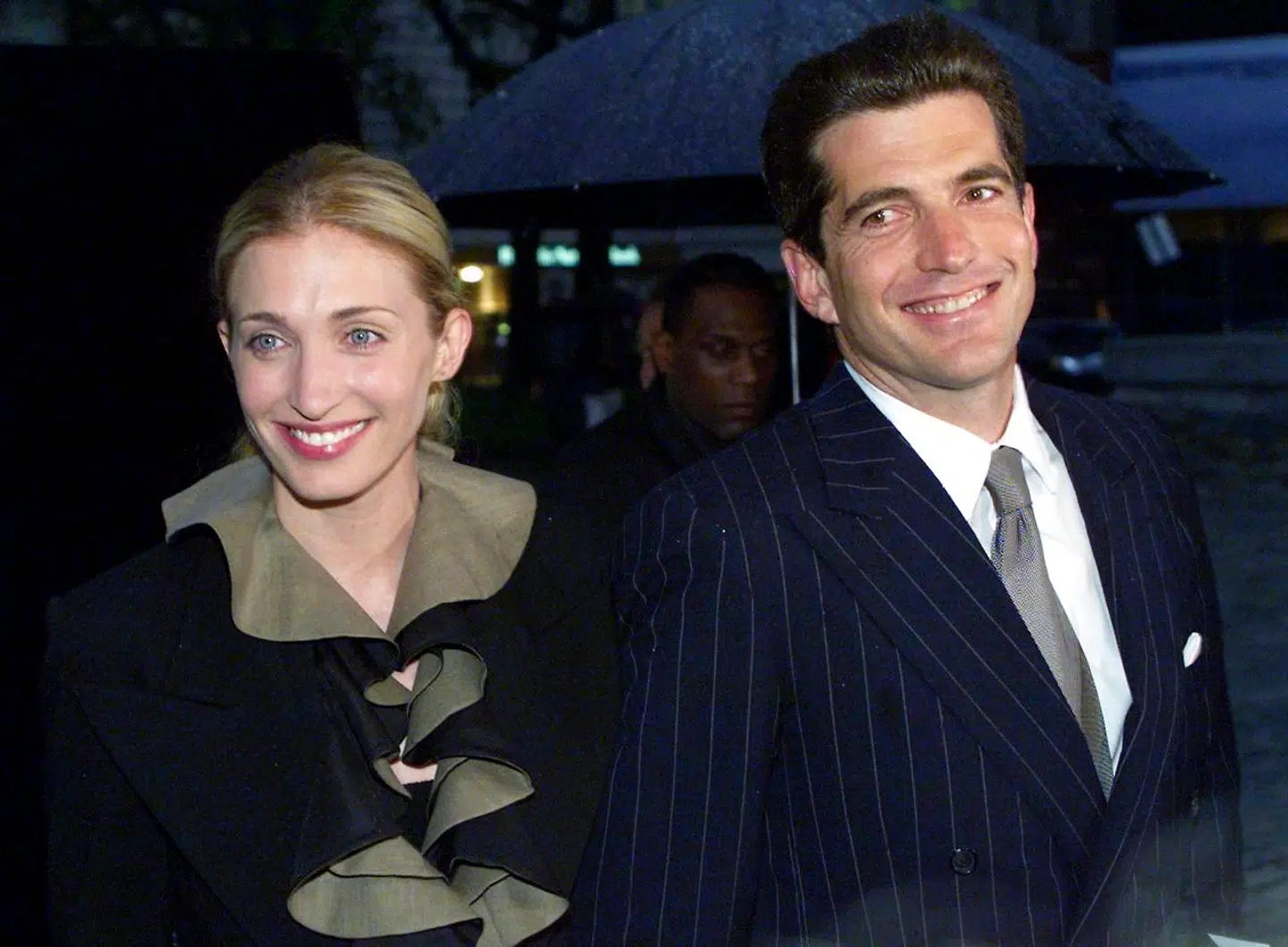 John F. Kennedy Jr. og hans hustru Carolyn Bessette blev begge dræbt i et flystyrt i 1999.