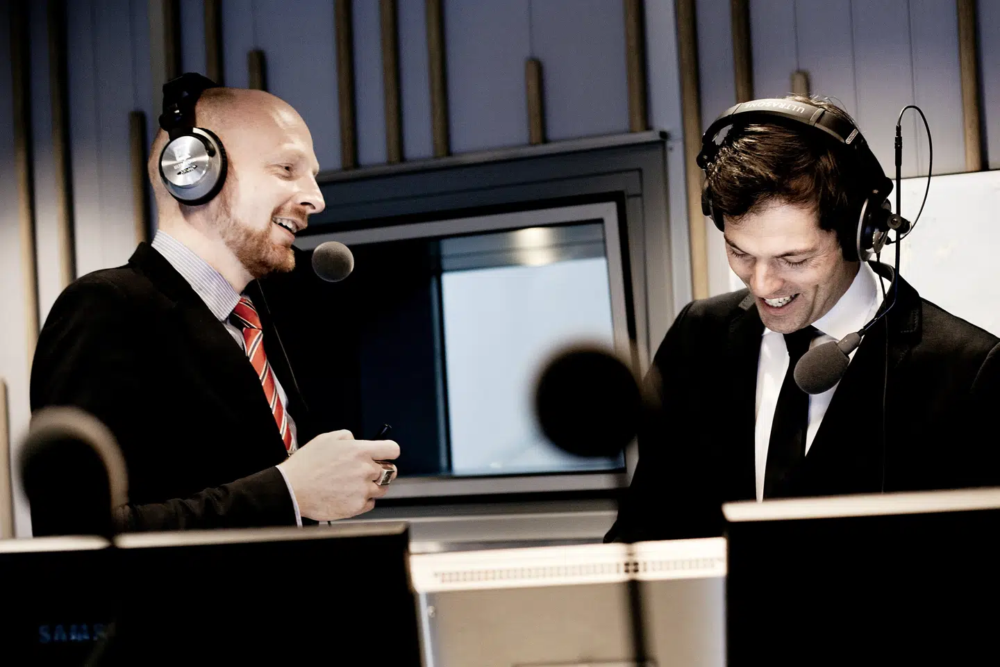 Mikael Bertelsen og Mads Brügger, chefer på Radio24syv, må notere sig, at kanalen ikke kommer til at fortsætte på FM-båndet. Linda Kastrup/Ritzau Scanpix