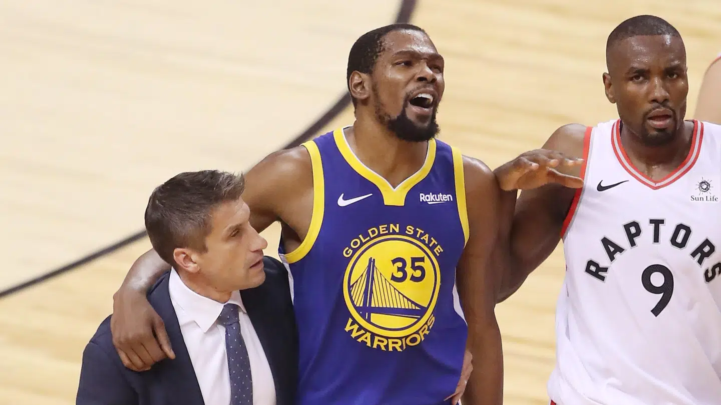 Kevin Durantblev skadet i den femte finalekamp mod Toronto Raptors.