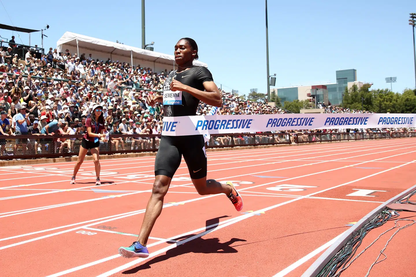 Caster Semenya fra Sydafrika passerer mållinjen og vinder kvindernes 800 meter ved et stævne i Californien søndag i tiden 1 minut 55,70 sekunder. Det er den hurtigste tid nogensinde på amerikansk jord. Ezra Shaw/Ritzau Scanpix