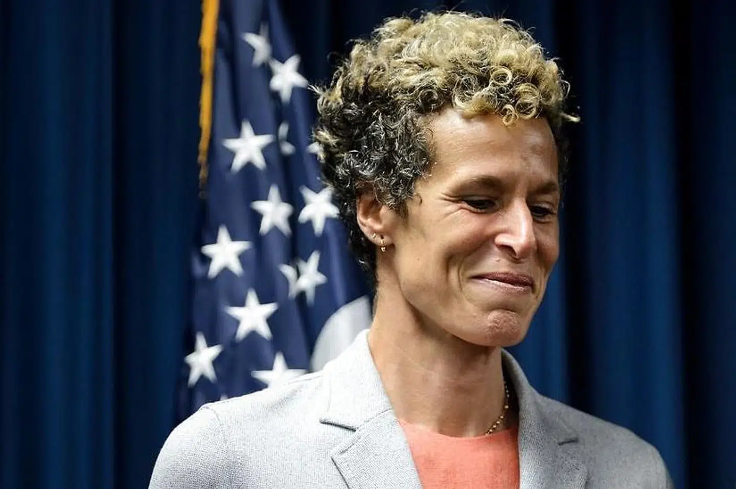 I 2014 blev Andrea Constand (46) først bedøvet og siden voldtget af Bill Cosby. I alt har over 60 kvinder anklaget Bill Cosby for lignende forbrydelser. Deres sager er dog alle forældede - ifølge amerikansk lovgivning.
