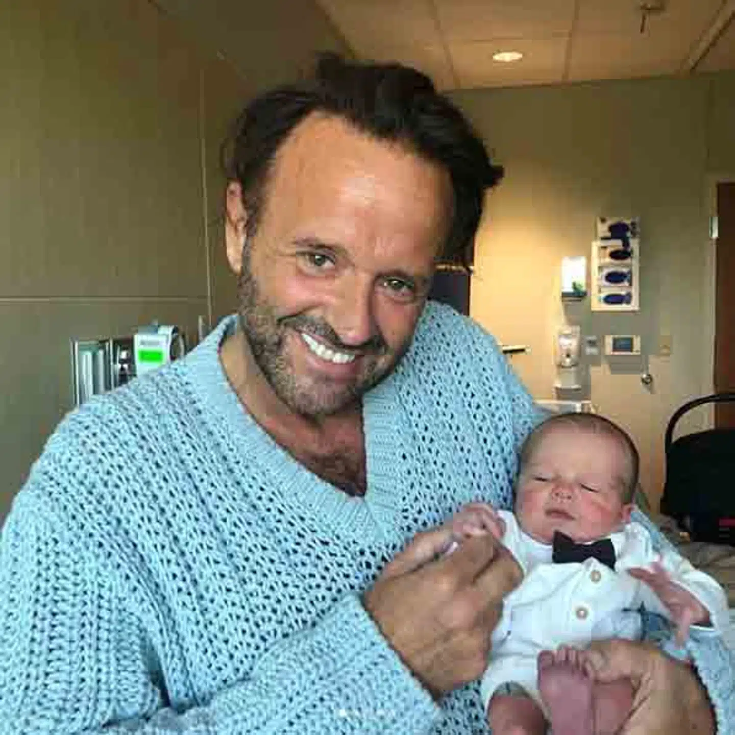 Dennis Knudsen med sønnen Lucas.