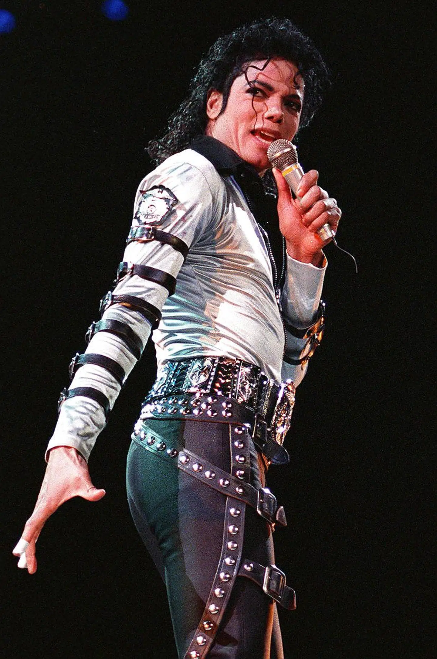 Arkiv. I disse dage er det ti år siden, Michael Jackson døde. Her ses han ved en koncert i Maryland i 1988.