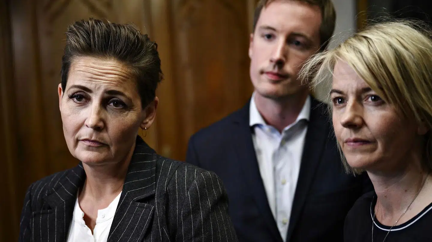 Pia Olsen Dyhr, Jacob Mark og Lise Müller forhandler for SF.