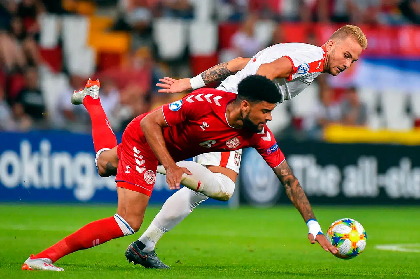 Phillip Billing under kampen mod Serbien. Det var hans mål, der fejlagtigt blev underkendt.