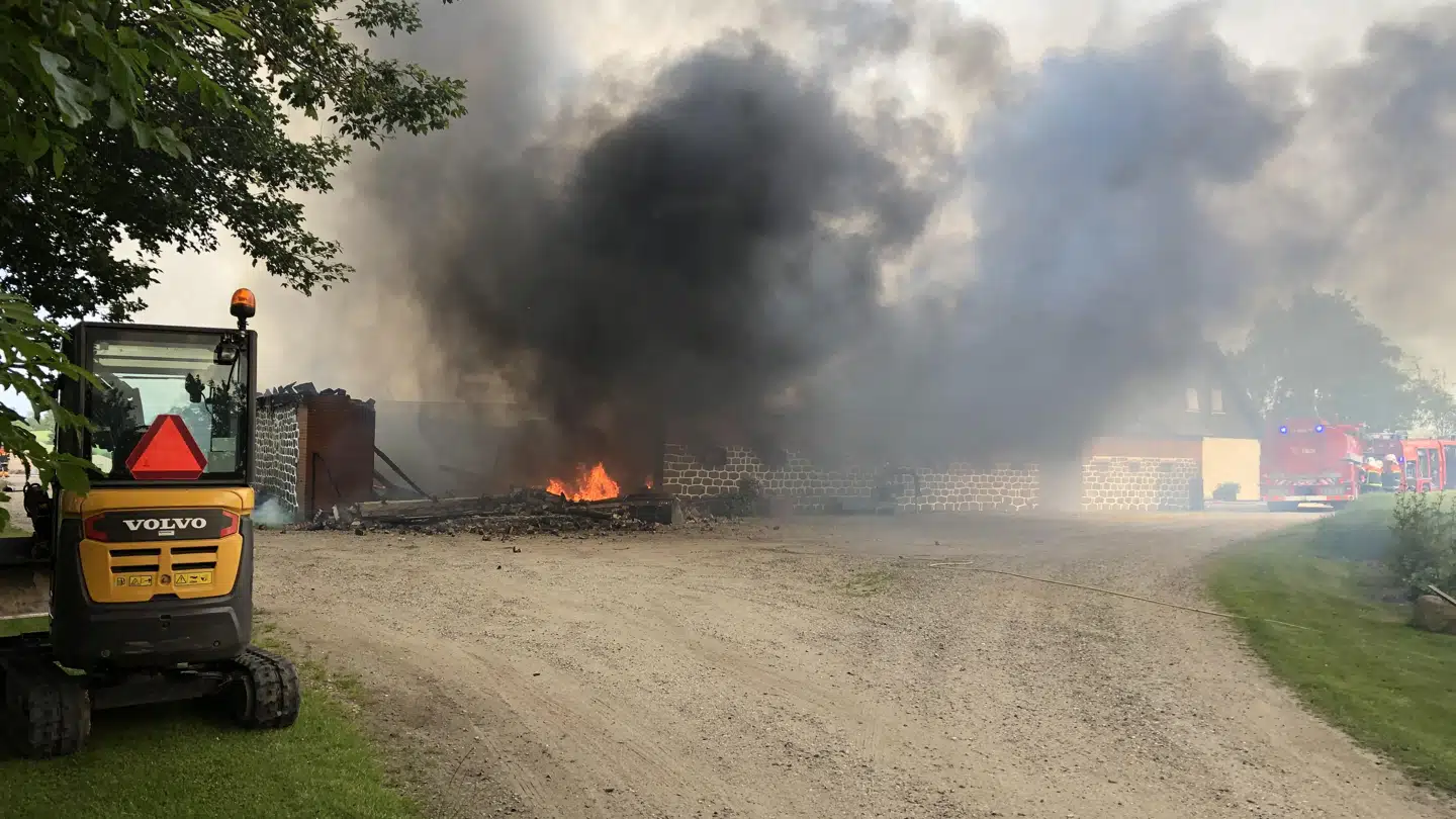 Anmeldelsen om branden indløb klokken 18.09.