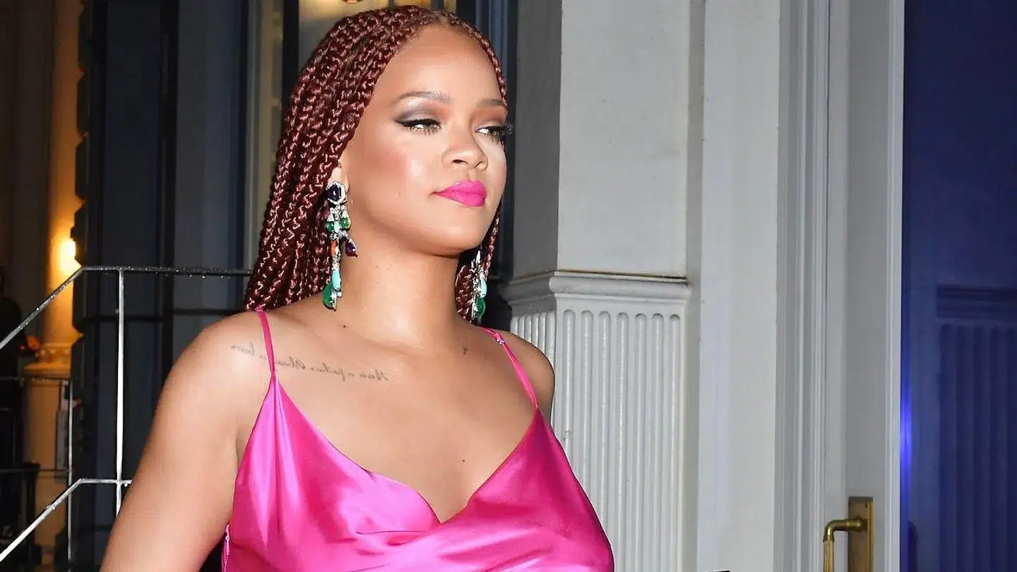 Rihanna ses her 18. juni ankomme til lanceringen af sit tøjmærke, Fenty. (Foto: Angela Weiss/AFP)