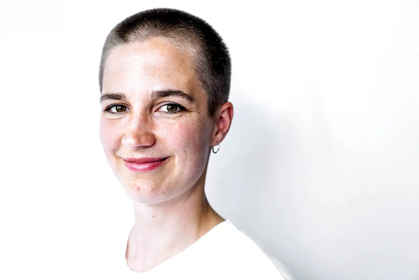 Mints gamle klasselærer Marie Hvidtfeldt Bedsted kalder udvisningen af Mint 'grotesk'. Hun skrev en udtalelse om Mints faglige og sociale kompetencer til ansøgningen om ophold.