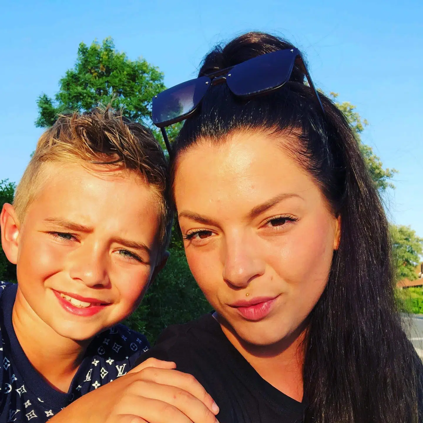 Camilla Sølverblad mener ikke, hendes søn har gavn af at følge social medie-stjernen Albert Dyrlund længere.