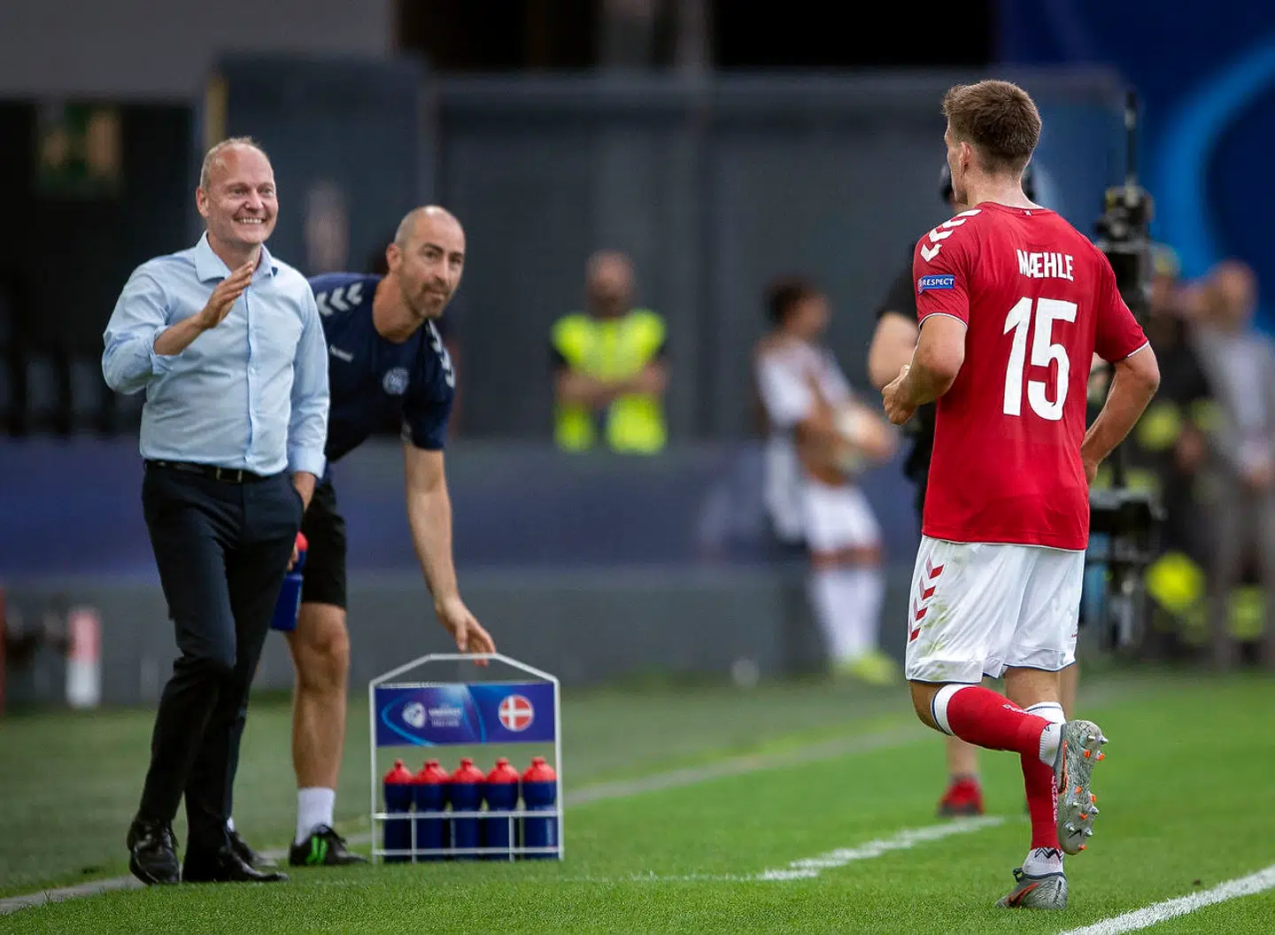 Danmarks Joakim Mæhle og Landstræner Niels Frederiksen ved 1-0 målet under U-21 EM kampen mellem Danmark-Østrig på Stadio Friuli i Udine, torsdag den 20 juni 2019.. (Foto: Liselotte Sabroe/Ritzau Scanpix)