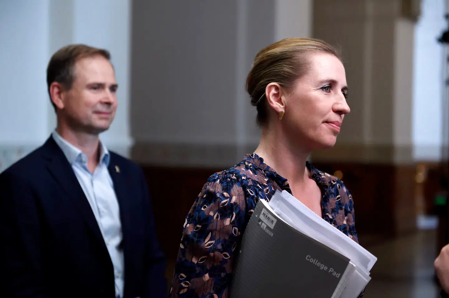 Mette Frederiksen og Nicolai Wammen fra Socialdemokratiet ankommer til dagens regeringsforhandlinger på Christiansborg, onsdag den 19. juni 2019. (Foto: Tariq Mikkel Khan/Ritzau Scanpix)