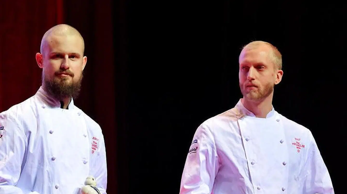 Morten Frolich Rastad (t.v.) og Christoffer Norton (t.h.) fra Domestic i Aarhus, da de fik deres michelin-stjerne i 2017 Agency/Jesscia Gow/via REUTERS