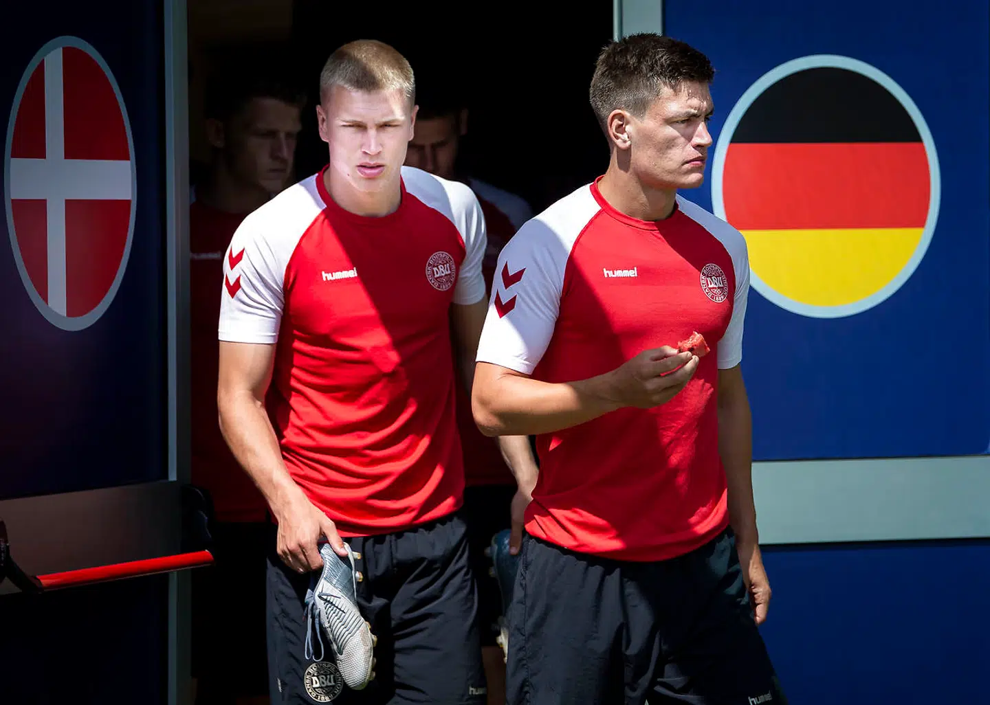 Joakim Mæhle og Rasmus Nissen Kristensen under U21-landsholdets træning i Udine, søndag den 16. juni 2019.