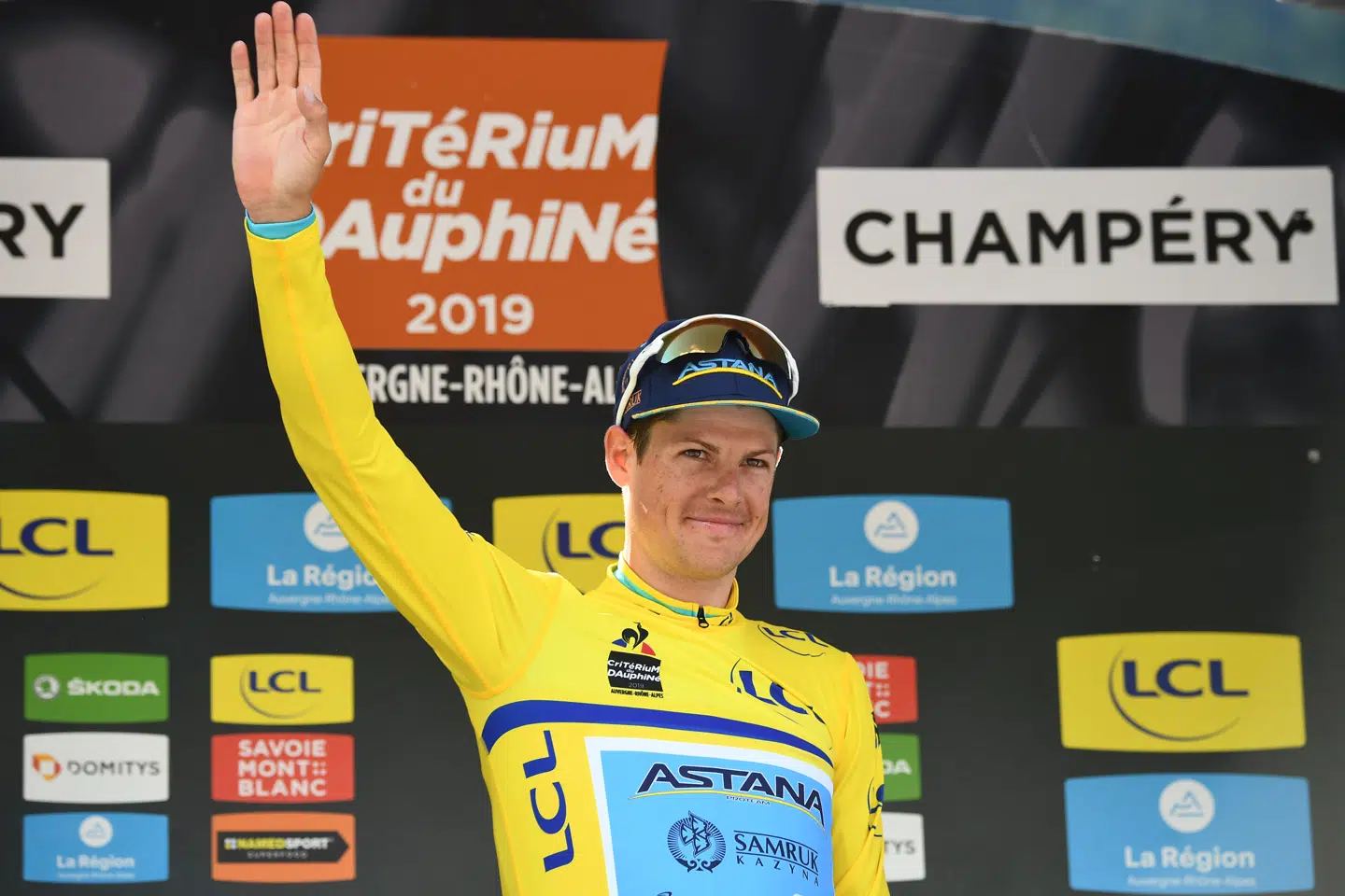 Jakob Fuglsang øverst på podiet.