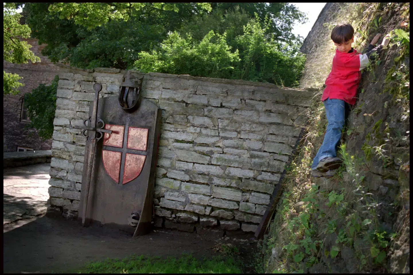 Der er opført et monument på stedet i Estland, hvor Dannebrog ifølge myten faldt ned. Esterne markerer også, at det er 800 år siden, at årstallet hed 1219. Men de markerer Tallinns fødsel. Tallinn, der i dag er Estlands hovedstad, menes at betyde den danske by. (Arkivfoto) Martin Dam Kristensen/Ritzau Scanpix