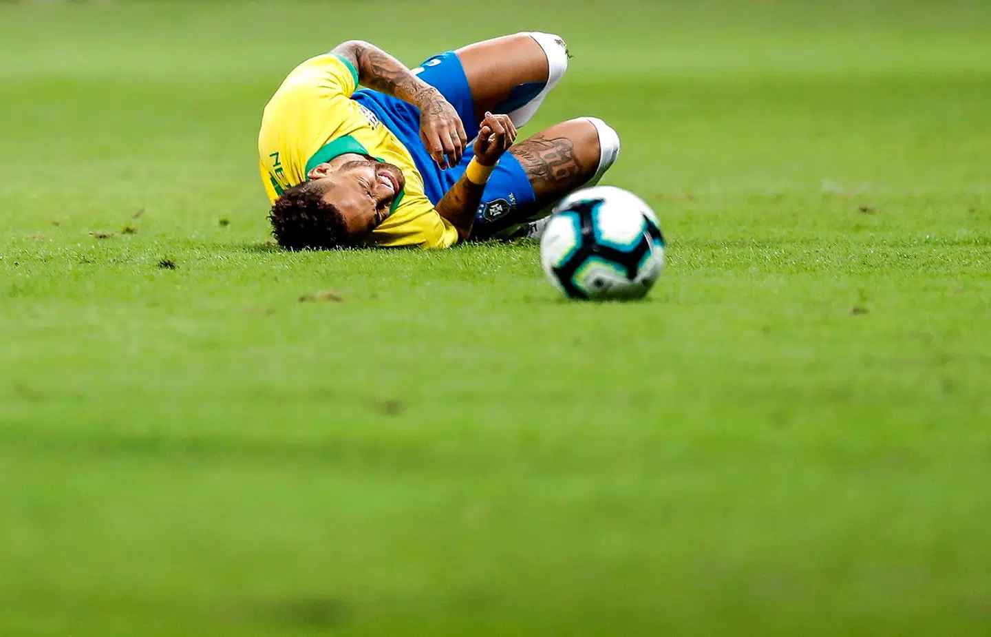 Sæsonen har ikke været en sportslig succes for Neymar, der misser Copa América med Brasilien grundet en skade. Endnu én.