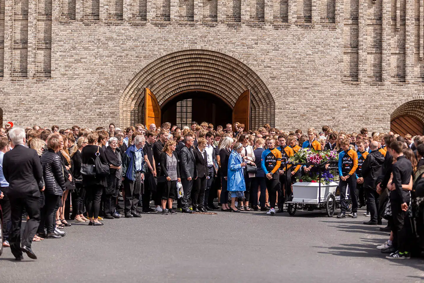 Ifølge præsten var mellem 500 og 600 mennesker mødt op i Grundtvigs Kirke onsdag middag.