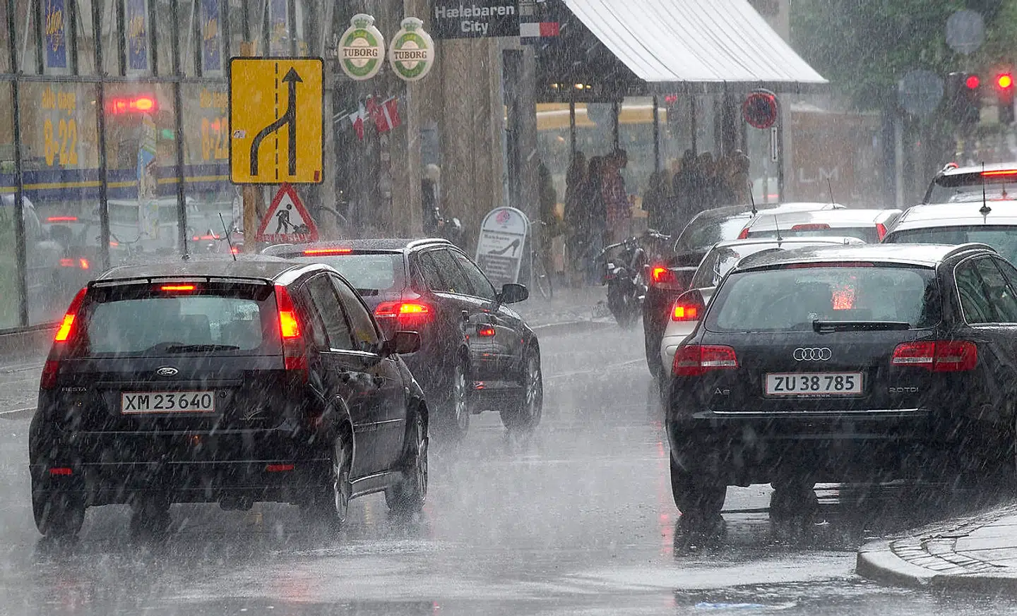 Både i løbet af dagen onsdag og aftenen og natten til torsdag er der risiko for skybrud. (Arkivfoto)