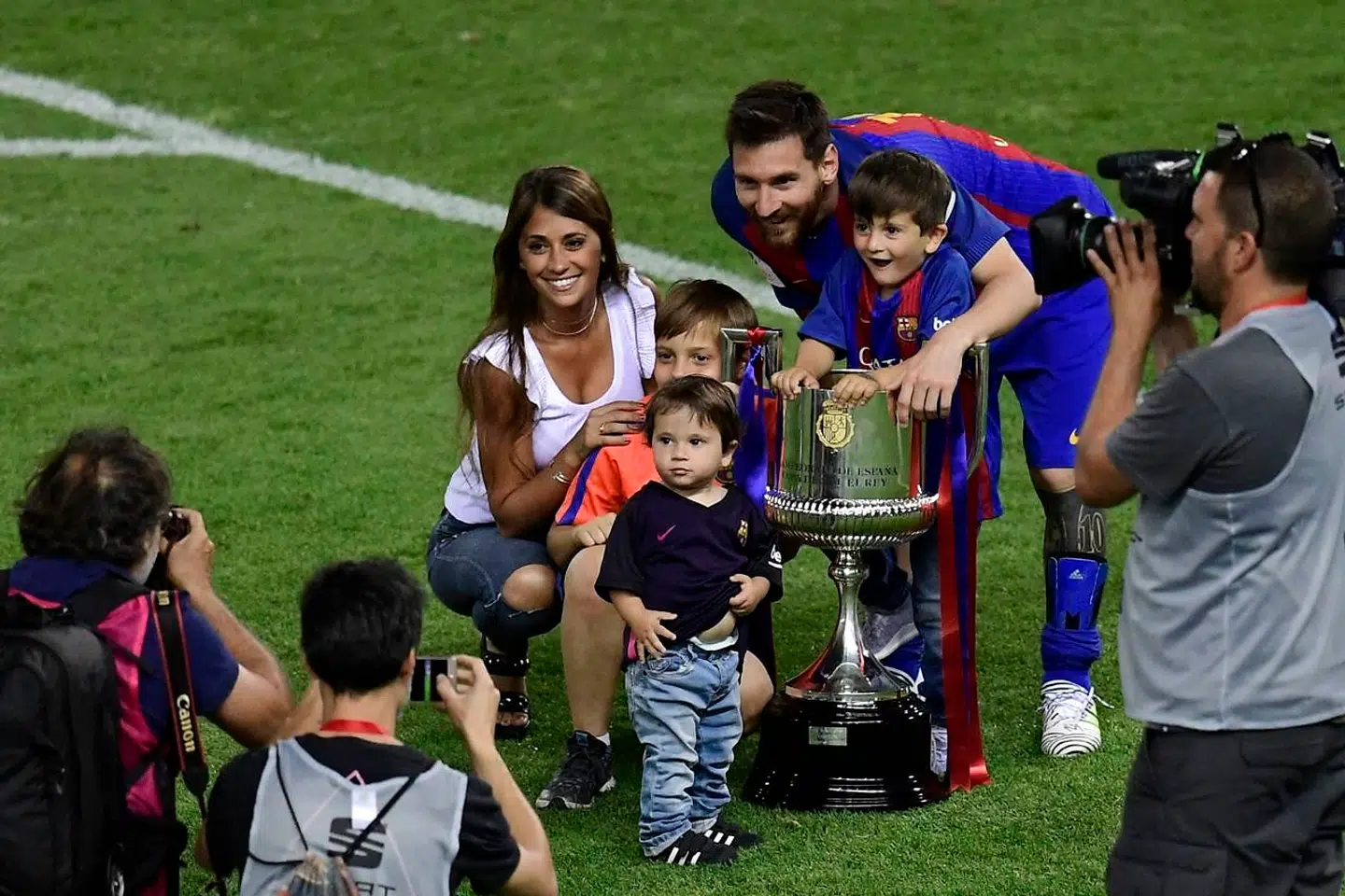Messi med familien. Arkivfoto.