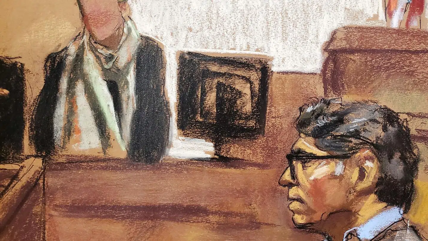 Her ses en tegning Keith Raniere, leder af sex-sekten, i retten. REUTERS/Jane Rosenberg NO RESALES.NO ARCHIVES.