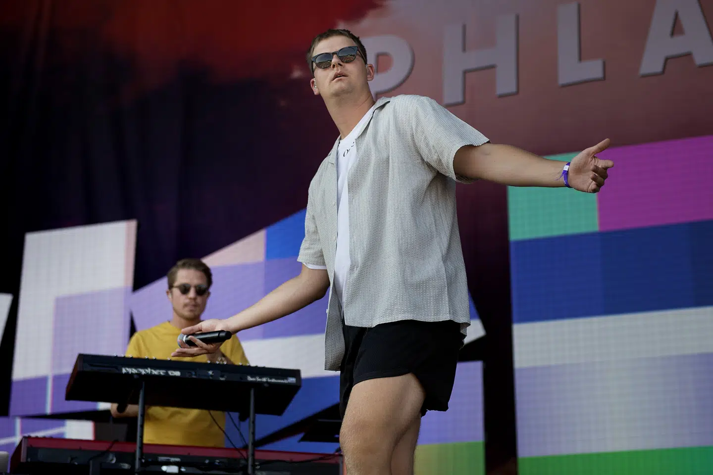 Phlake består af forsanger Mads Bo Iversen og producer Jonathan Elkær. Begge medlemmer er fra Albertslund. Phlake slog igennem i 2015, og i år optrådte de på NorthSides første dag (Arkiv). Liselotte Sabroe/Ritzau Scanpix