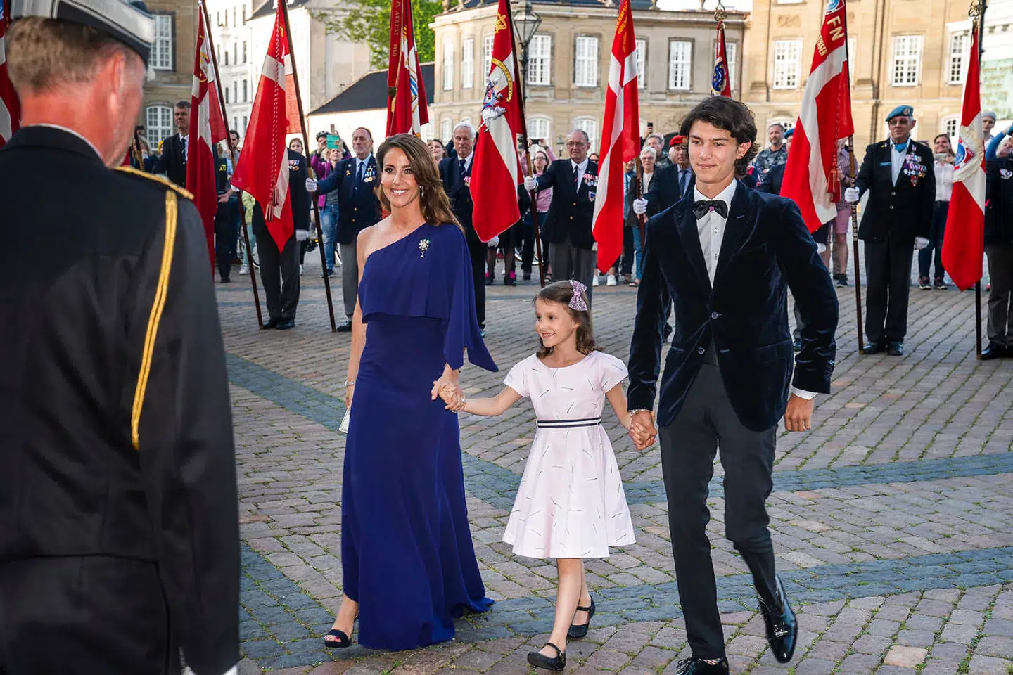 Prins Joachim (ikke i billedet), prinsesse Marie og parrets børn ankommer til middag i anledning af prins Joachims 50-års fødselsdag i Christian VII's Palæ, Amalienborg i København, fredag den 7. juni 2019. (Foto: Martin Sylvest/Ritzau Scanpix 2019)