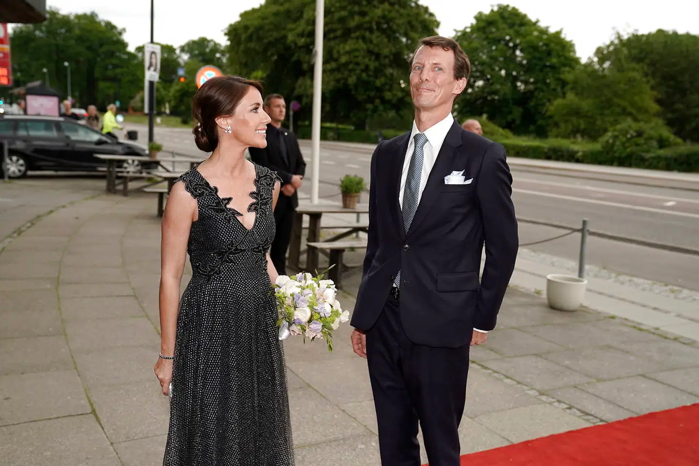 Joachim og Marie på den røde løber.
