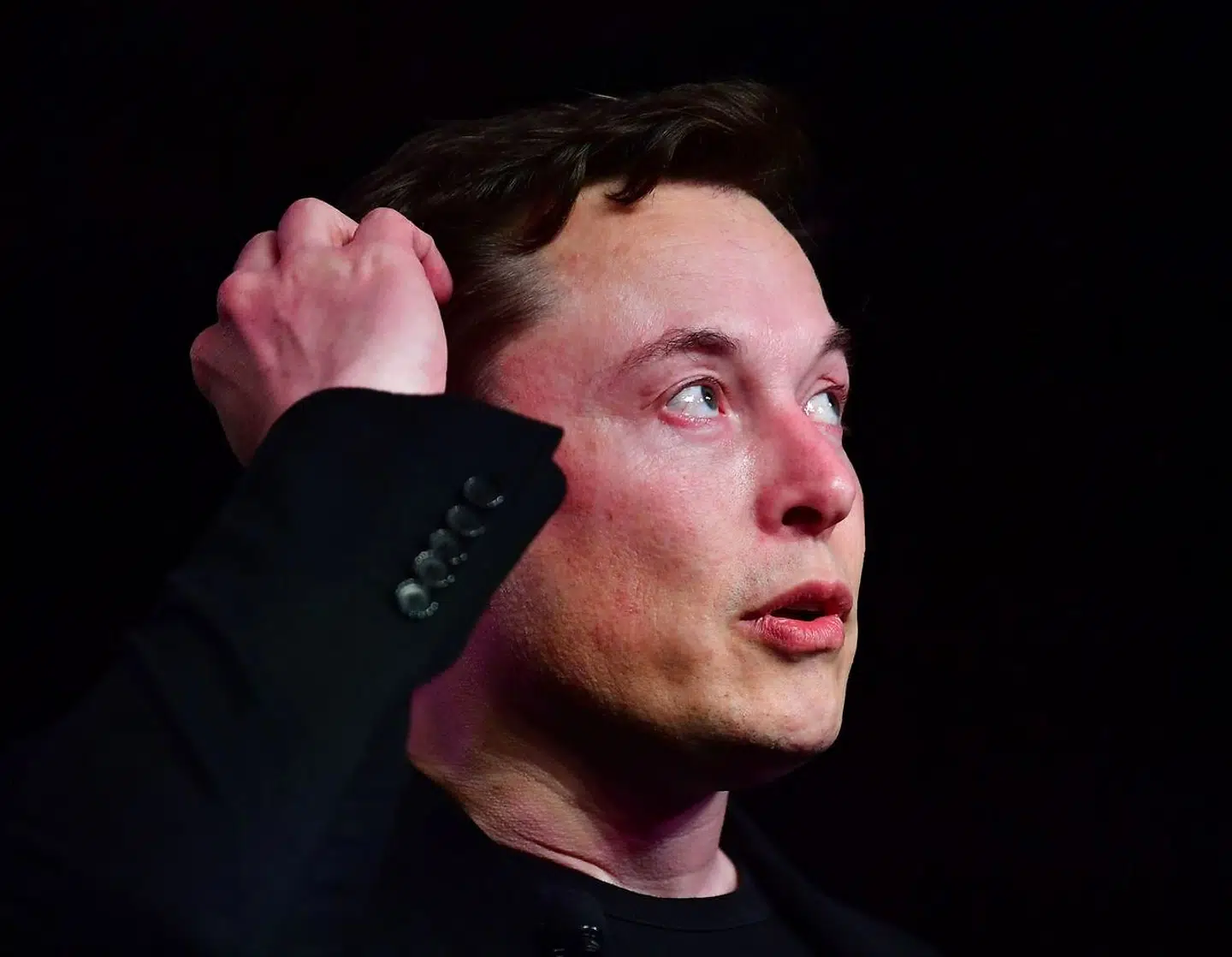 Tesla-aktien er faldet 43 procent fra årets start.
