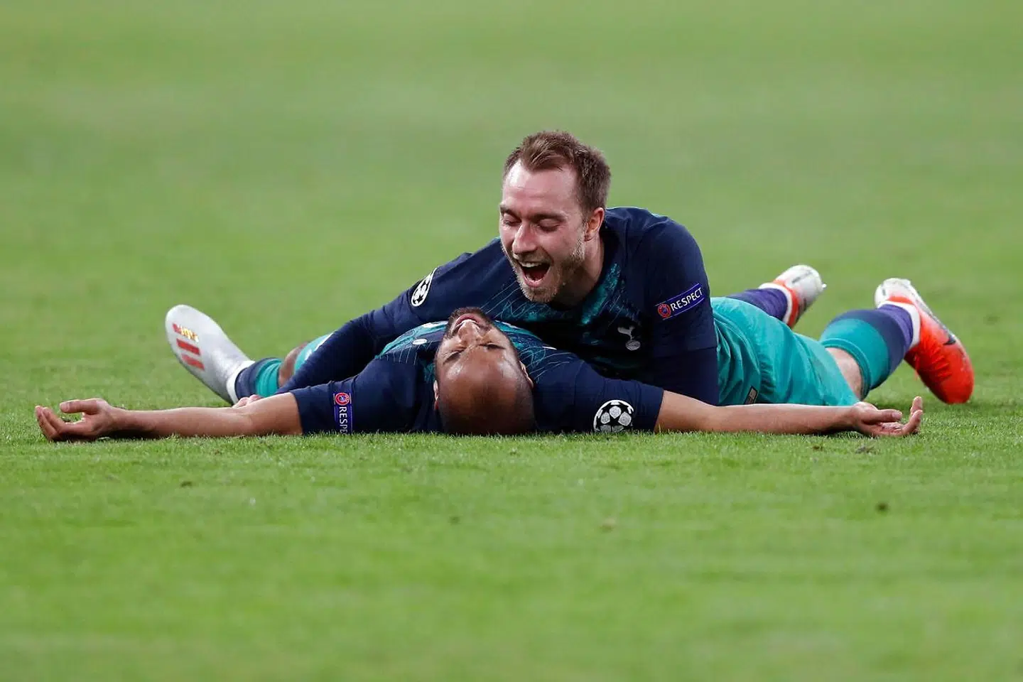 Christian Eriksen og Tottenham spillede sig i Champions League-finalen efter et vildt comeback mod Ajax. Men Eriksen, der her jubler med brasilianske Lucas, er ikke sikker på at være i klubben efter sommerferien.